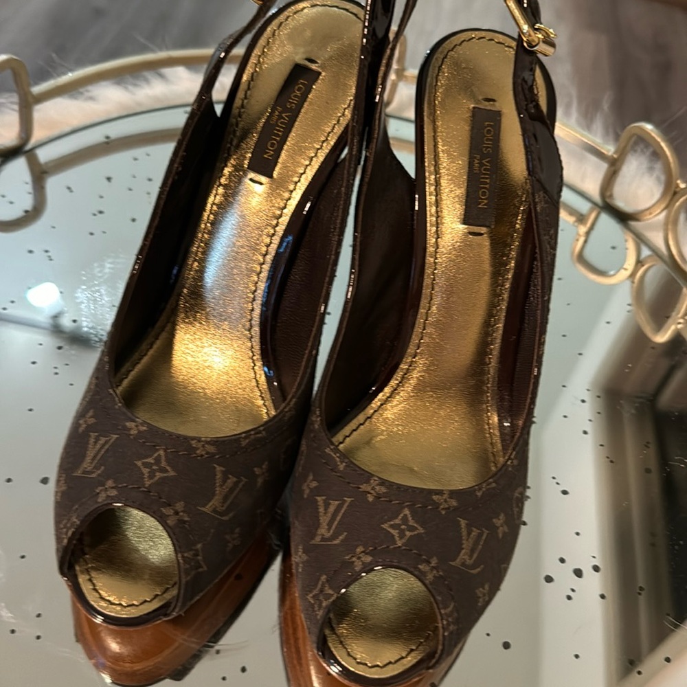 Louis Vuitton monogram sling back